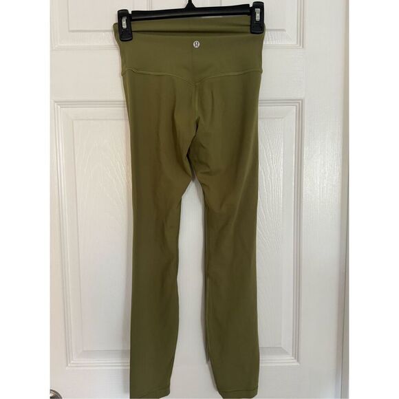 Lululemon legging sz 4 - Picture 2 of 3